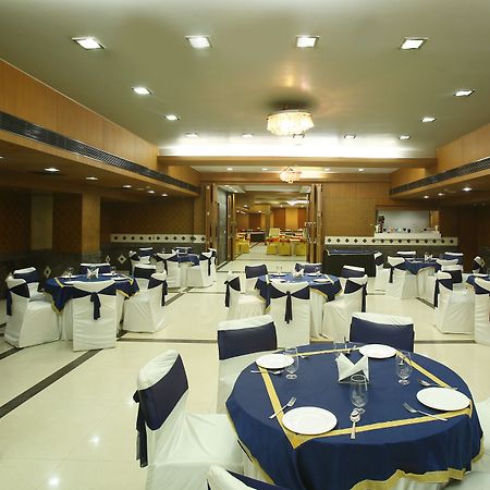 Emblem Hotel Sector 14 Gurgaon Exterior foto