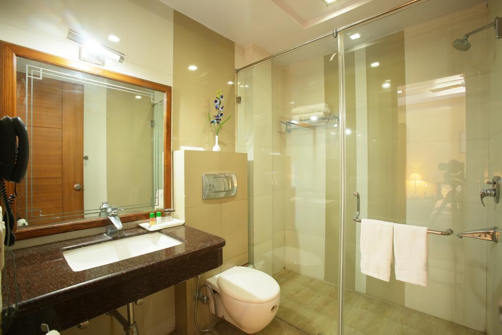 Emblem Hotel Sector 14 Gurgaon Exterior foto