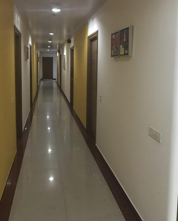 Emblem Hotel Sector 14 Gurgaon Exterior foto