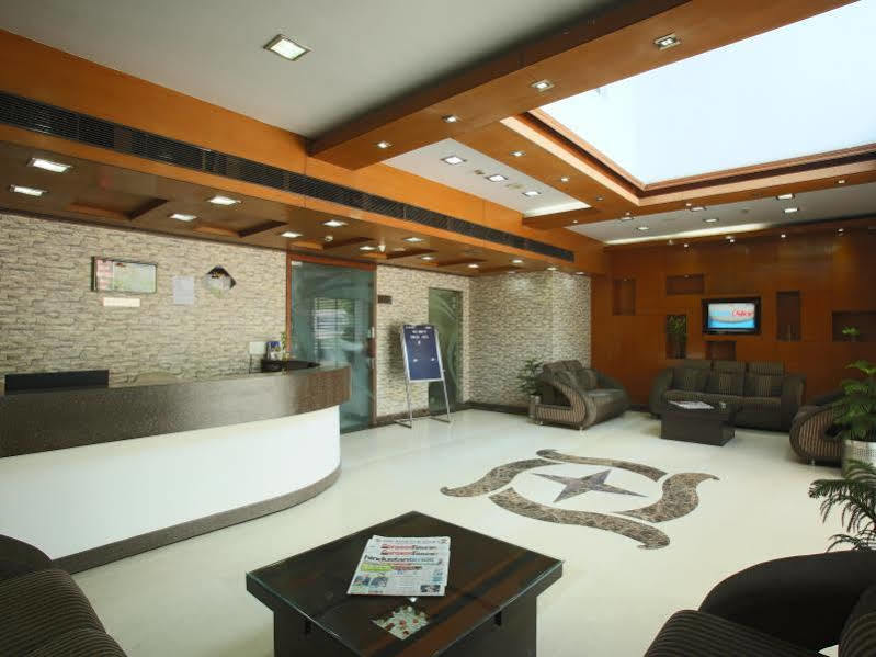 Emblem Hotel Sector 14 Gurgaon Exterior foto