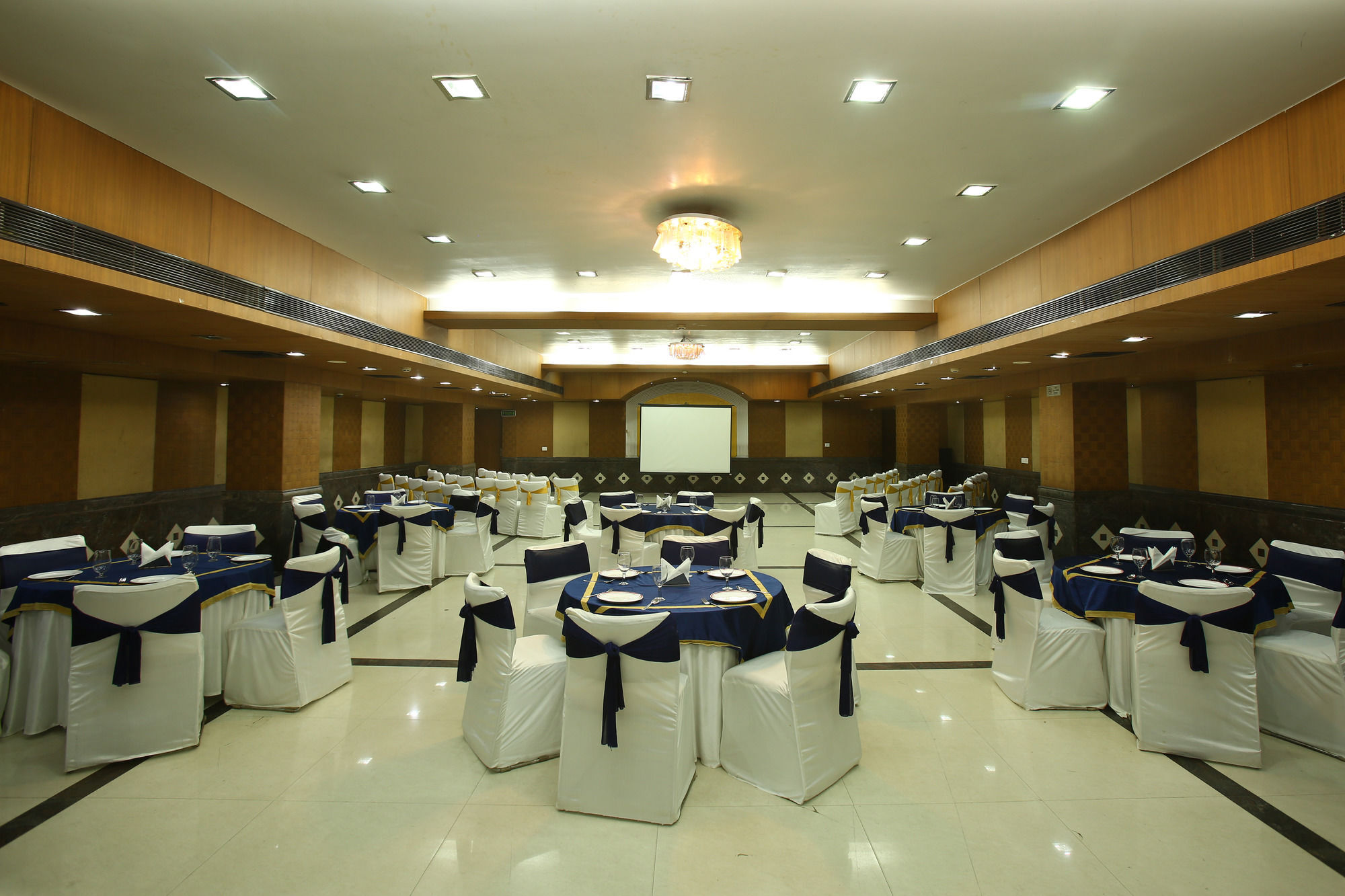 Emblem Hotel Sector 14 Gurgaon Exterior foto