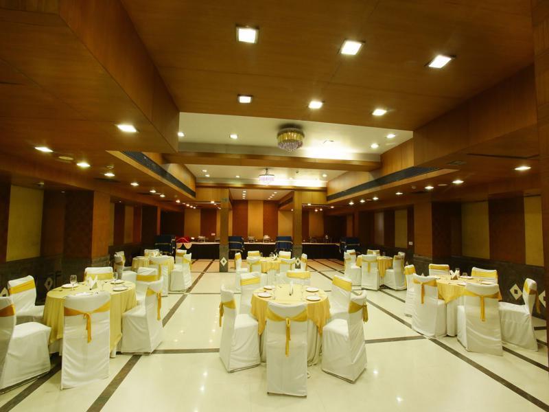 Emblem Hotel Sector 14 Gurgaon Exterior foto