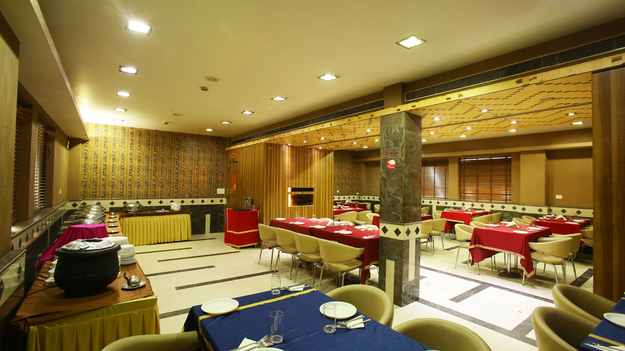 Emblem Hotel Sector 14 Gurgaon Exterior foto