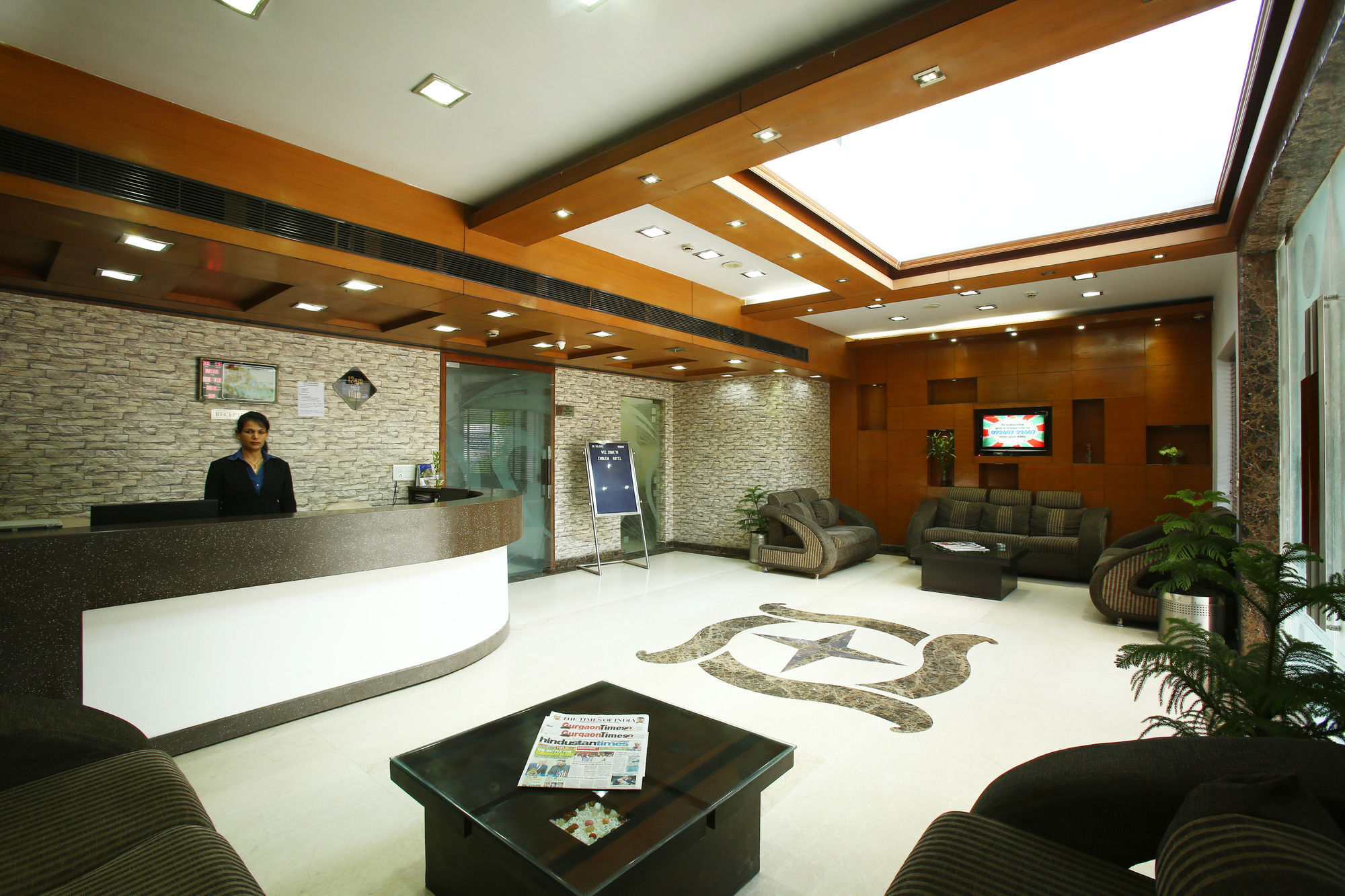 Emblem Hotel Sector 14 Gurgaon Exterior foto