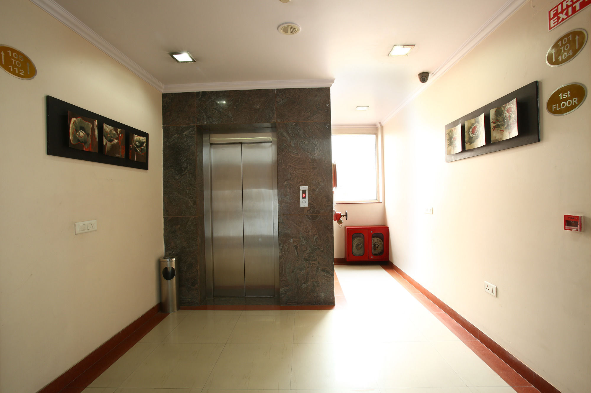 Emblem Hotel Sector 14 Gurgaon Exterior foto
